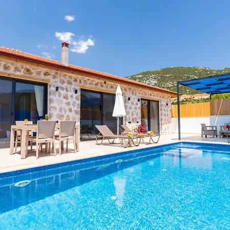 Bezirgan Village 2 Bedroom Villa 1400